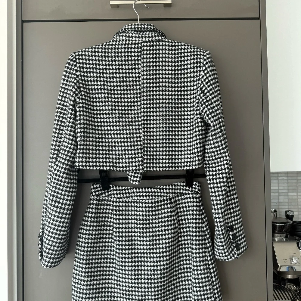 Black White Houndstooth Cropped Blazer & Skirt Set Size S Thick Material - Picture 10 of 16
